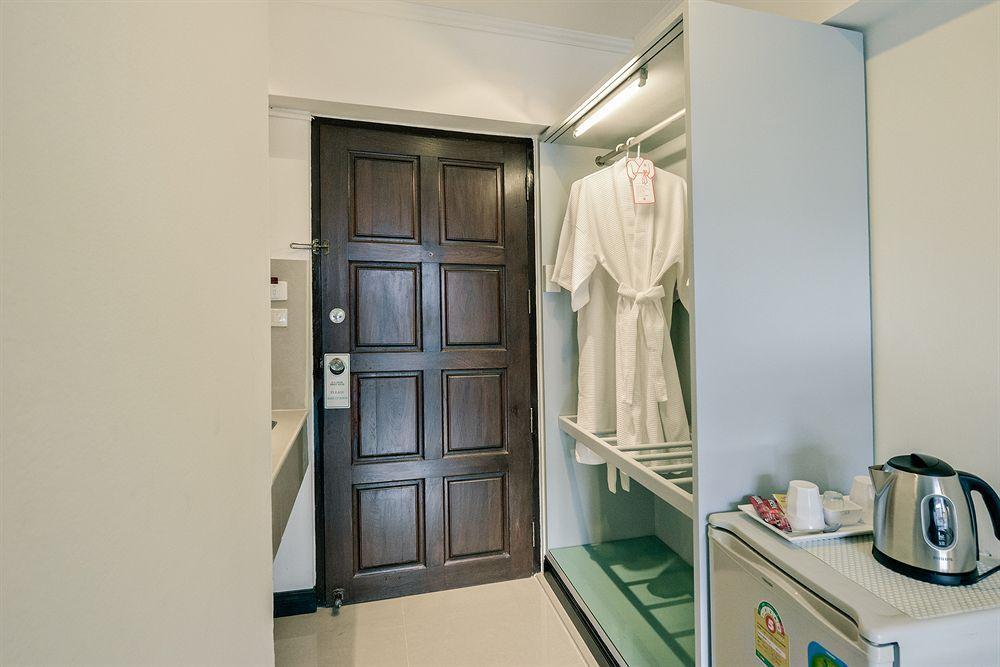 A-2 House Hostel Bangkok Exterior photo