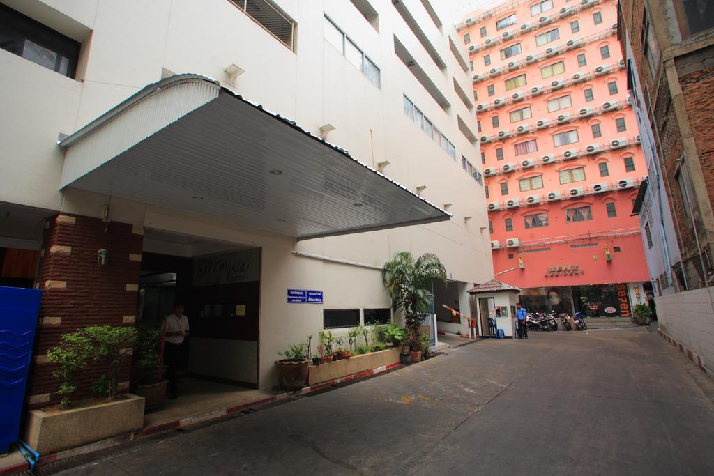 A-2 House Hostel Bangkok Exterior photo